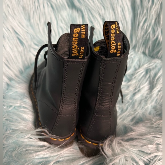 New Dr. Marten’s Boot Black Leather Youth Size 3 - Picture 3 of 5